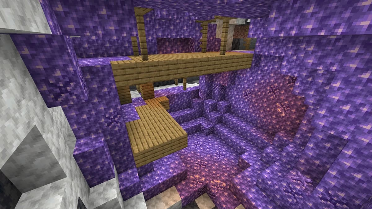 Mineshaft runs through amtheyst geode in Minecraft