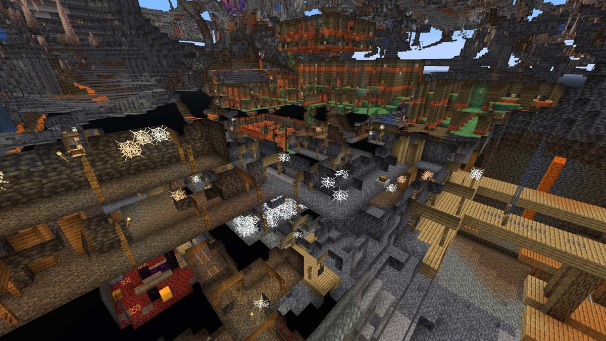 Trial chamber with abandoned mineshaft in Minecraft