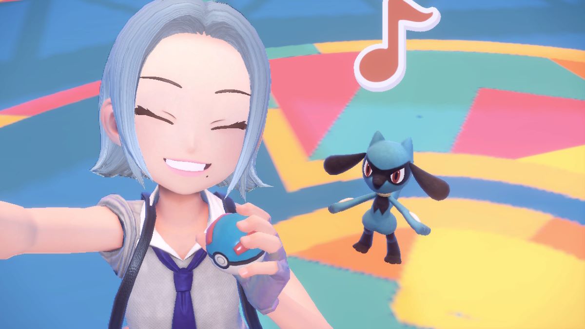 Player poses with her Riolu in Pokemon Violet