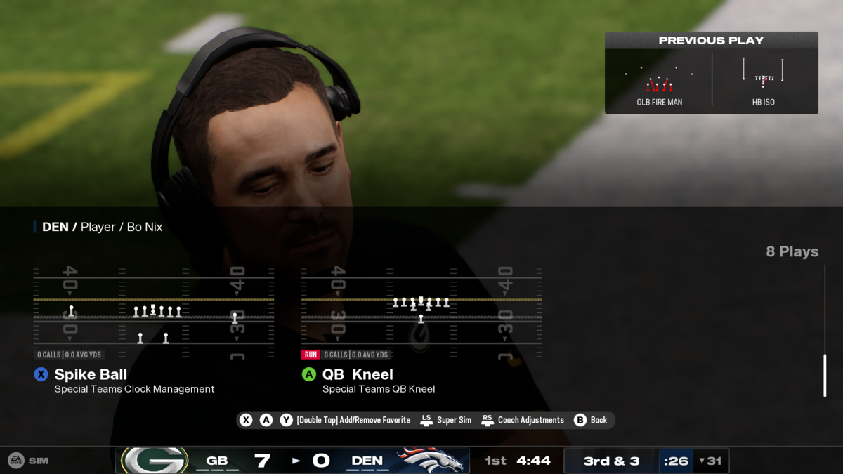 Picking the QB Kneel play from the Player playbook in Madden 25.